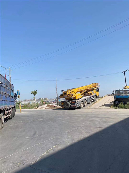 云冈区25吨吊车的租赁价格大概是多少？